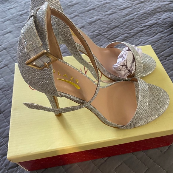 SOLD - Picture 3 of 4